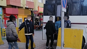 Polisten kaçak göçmen operasyonu