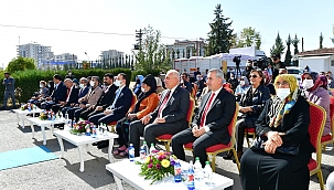 Yeşilyurt'ta arpa ve buğday dağıtımı 