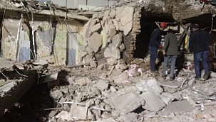 Çöken 2 katlı bina ile ilgili 3 tutuklama 