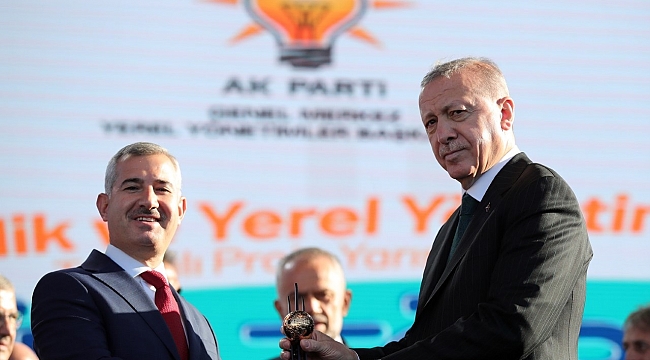 Cumhurbaşkanı Eroğan'dan Çınar'a ödül