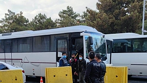 Otuz iki kaçak göçmen yakalandı 