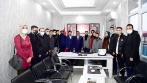 Başkan Gürkan, AK Parti Yeşilyurt İlçe Başkanlığını ziyaret etti
