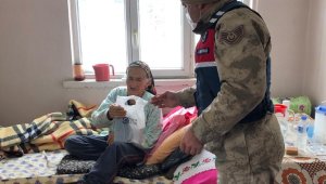 Kanser hastası kadınının ilaçlarını jandarma ekipleri yetiştirdi