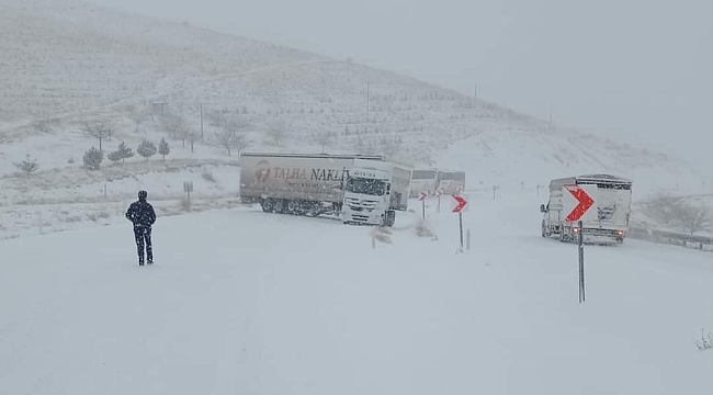 Malatya'da ulaşıma kar engeli