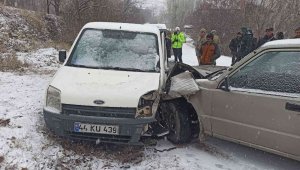 Kar beraberinde kazaları getirdi