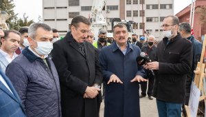 Gürkan kent meydanındaki çalışmaları inceledi