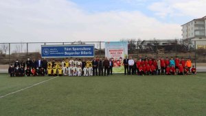 Topa kupa için vurmaya başladılar