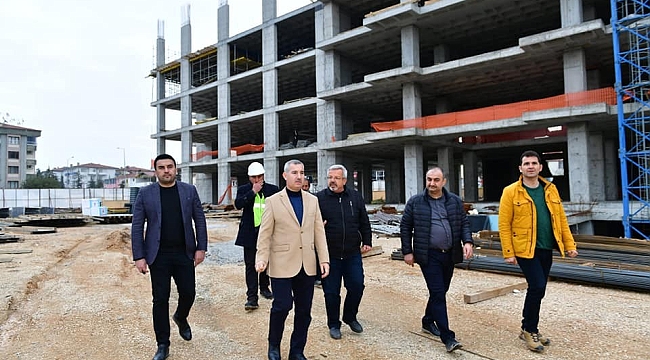 Çınar yeni belediye hizmet binasının inşaatını inceledi