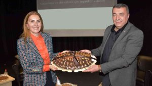 Kayısının sağlığa faydaları panelde anlatıldı