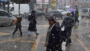 Malatya'da kar etkisini sürdürüyor