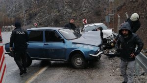 Şerit ihlali kazaya neden oldu: 5 yaralı