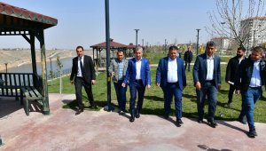 Çınar Beylerderesi şehir parkındaki çalışmaları inceledi