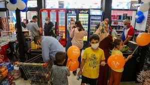 Esenlikten alışveriş yüz güldürüyor