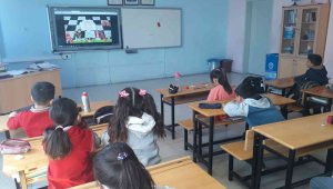 Yazıhan'da öğrenciler eTwinning projesiyle satranç öğreniyor