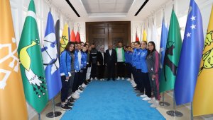 Bayan futbolculardan Başkan Güder'e 2.Lig sözü