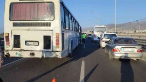 Servis araçları çarpıştı: 4 yaralı