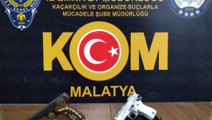 Yolcu otobüsünde yastık arasında silah bulundu