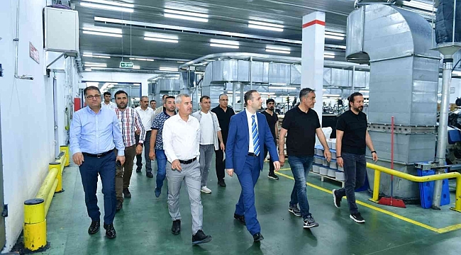 Çınar, organize sanayi bölgesindeki fabrikaları ziyaret etti