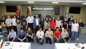 Güder'den LGS'de dereceye girenlere ödül