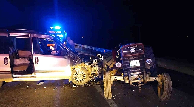 Üç aracın karıştığı kazada 6 kişi yaralandı