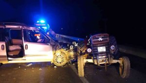 Üç aracın karıştığı kazada 6 kişi yaralandı