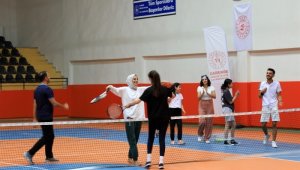 Tenis turnuvasında birinciler belli oldu