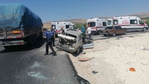 Malatya'da iki otomobil çarpıştı: 12 yaralı