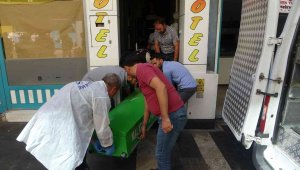 Azerbaycanlı kadın otelde ölü bulundu