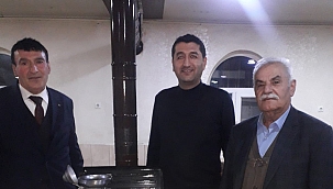 İki başarılı siyasetçi usta gazeteci ile buluştu 