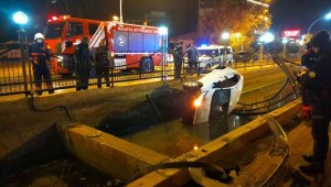 Kontrolden çıkan otomobil kanala uçtu