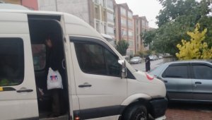 Minibüs ile otomobil çarpıştı: 3 yaralı