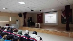 Malatya'da polis okullarda SİBERAY'I anlattı