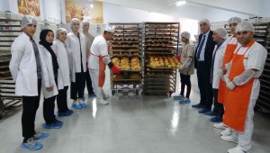 Öğrenciler fırının başına geçti 