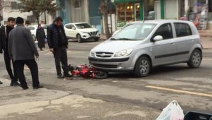 Otomobil ile elektrikli bisiklet çarpıştı: 1 yaralı