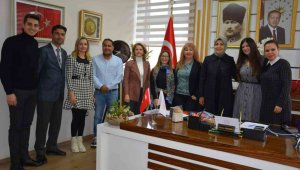 "Şiddete Hayır" projesinde yabancı emektarlara sertifika