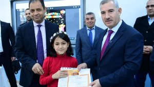 Başkan Çınar, öğrencilerin karne sevincine ortak oldu