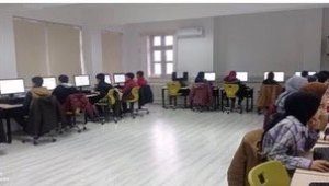 Malatya'da DYK sınavında 285 öğrenci ter döktü