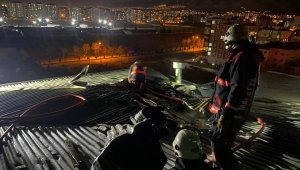 Malatya'da korkutan çatı yangını