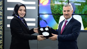 "Sıfır atık" ödülü alan Atalay, Yeşilyurt'ta ağırlandı
