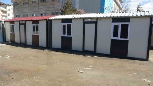Deprem bölgesinde fiyatları 65 ila 130 bin TL arasında değişen konteyner evler yok satıyor