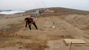 İki dağın altında kalan 48 kişi hayatını kaybetti