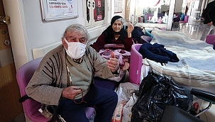 İki depremi de evinde yaşayan 73 yaşındaki Elif teyze o anları anlattı 