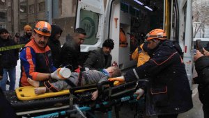 Malatya'da arama kurtarma çalışmaları devam ediyor