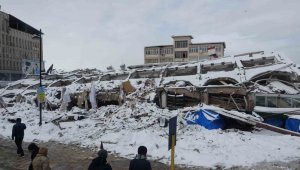 Malatya'daki 4 katlı otel 10'dan fazla kişiye mezar oldu