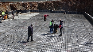 Doğanşehir de kalıcı konutlar için ilk kazma vuruldu 