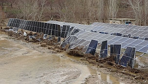 Milyonluk güneş panelleri kağıt gibi dağıldı 