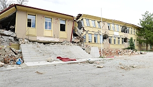 Depremde yan yatan bina müze yapılacak 