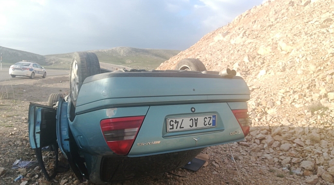 Gürün'de otomobil takla attı: 3 yaralı 