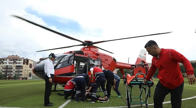 Tansiyon hastası yaşlı hasta hava ambulansı ile hastaneye getirildi 