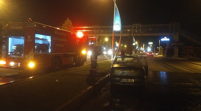 Otomobil alev topuna döndü: 2 yaralı 